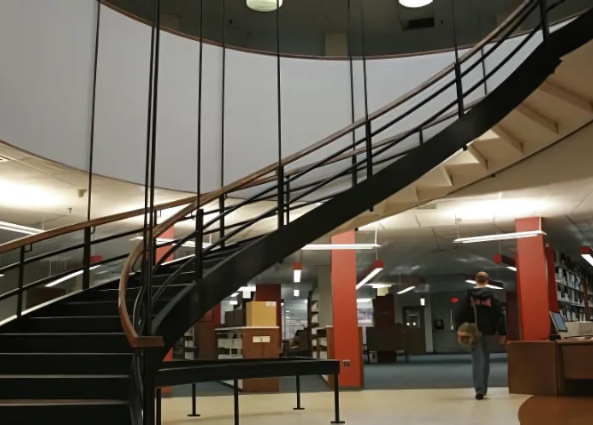 A photo of the interior of the DSU library